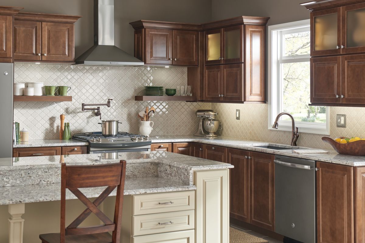 DELTA Leland Single Handle Pull-Down Kitchen Faucet with Touch2O and ShieldSpray Technologies — Venetian Bronze