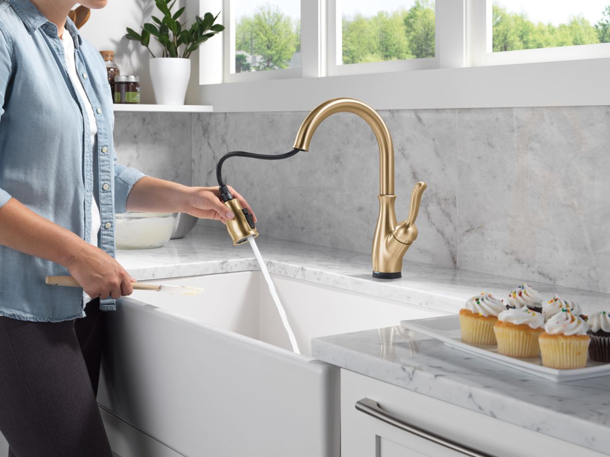 DELTA Leland Touch2O Technology Kitchen Faucet with Touchless Technology — Champagne Bronze