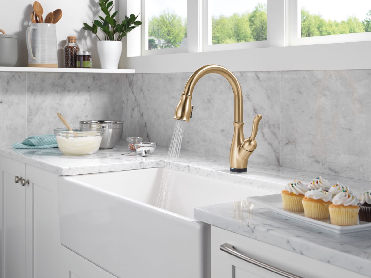 DELTA Leland Touch2O Technology Kitchen Faucet with Touchless Technology — Champagne Bronze