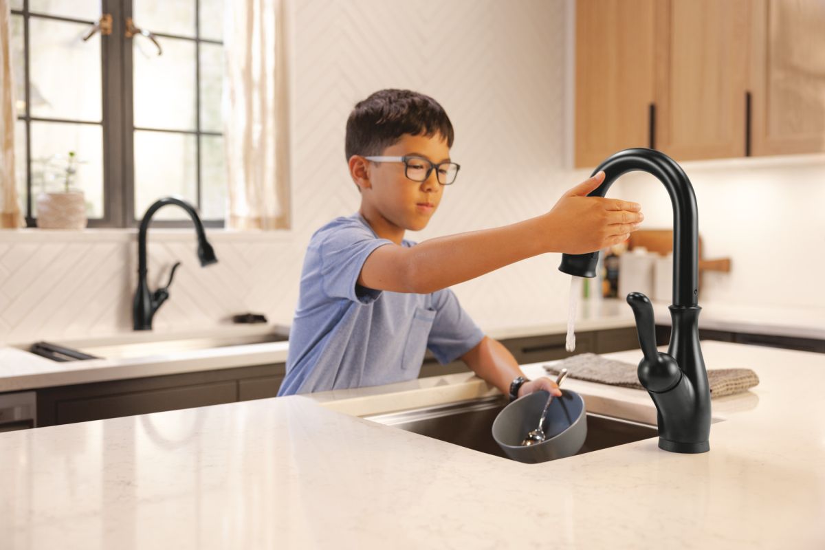 DELTA Other Metal Glass Rinser — Matte Black