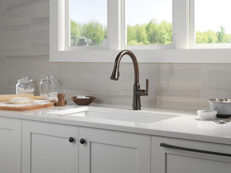 DELTA Coranto Touch2O Technology Kitchen Faucet with Touchless Technology — Venetian Bronze