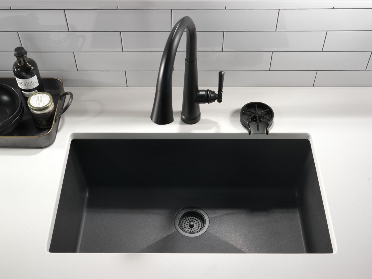 DELTA Other Metal Glass Rinser — Matte Black
