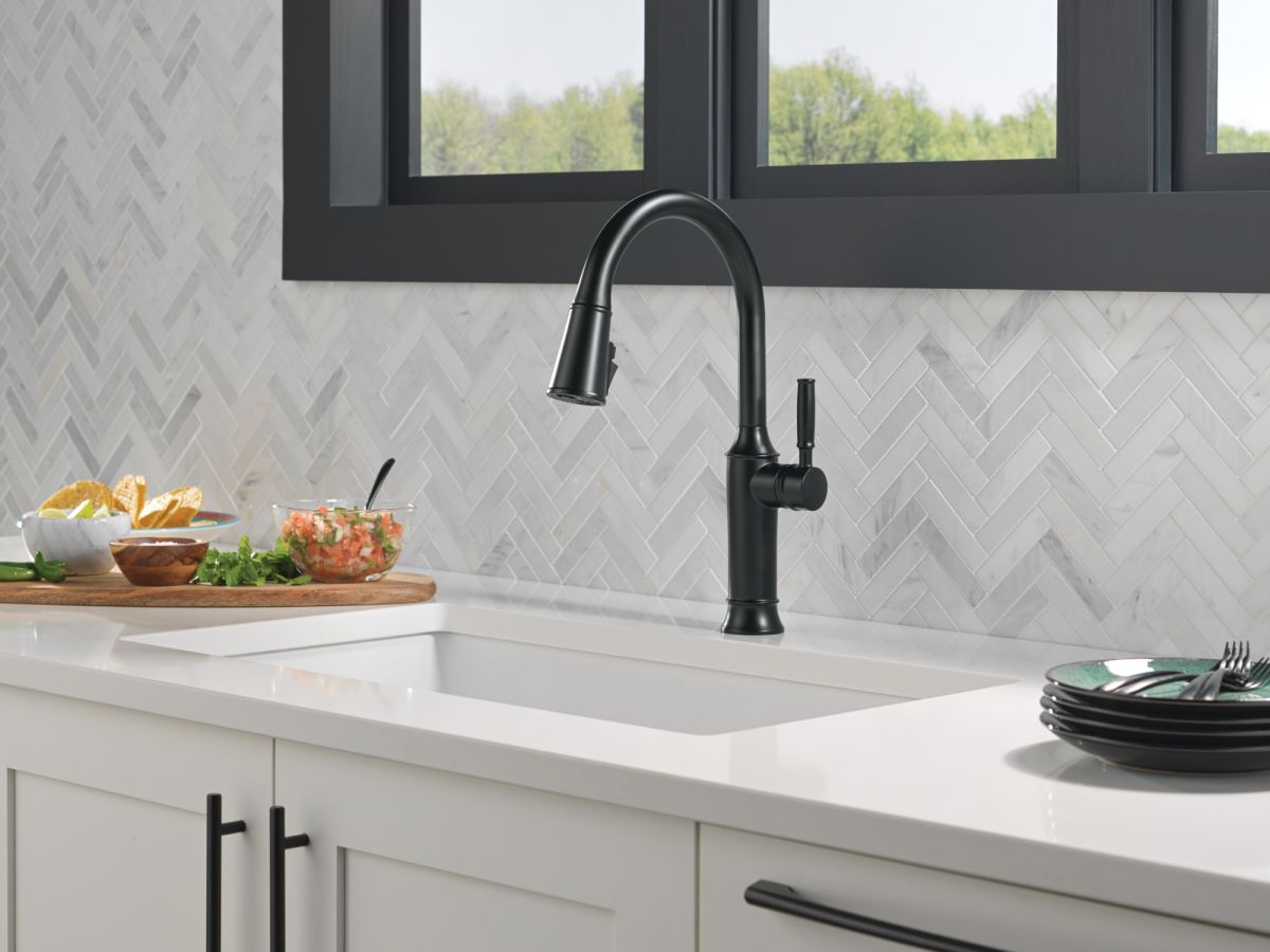 DELTA Renaldi Single Handle Pull-Down Kitchen Faucet — Matte Black