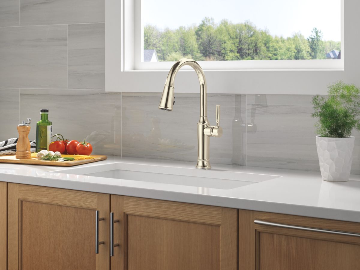 DELTA Renaldi Single Handle Pull-Down Kitchen Faucet — Lumicoat® Polished Nickel