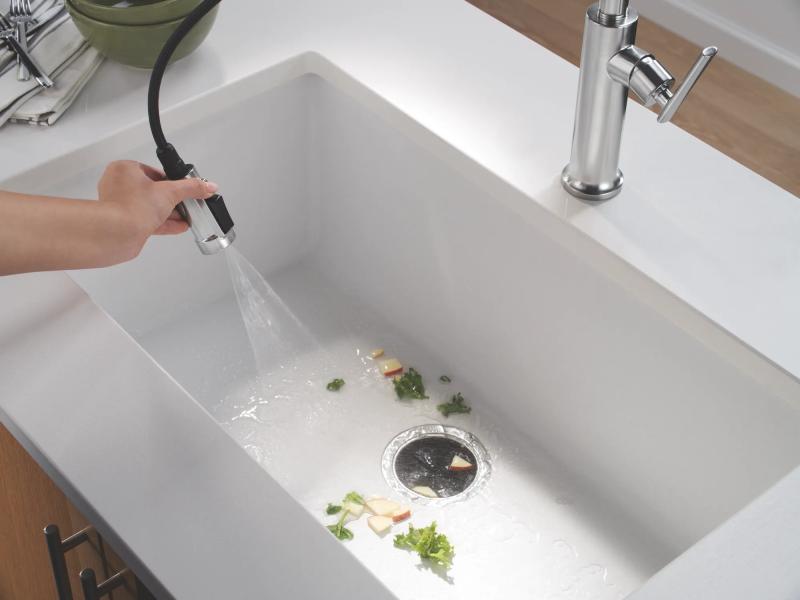 DELTA Cordova Single Handle Pull-Down Kitchen Faucet — Lumicoat® Arctic Stainless