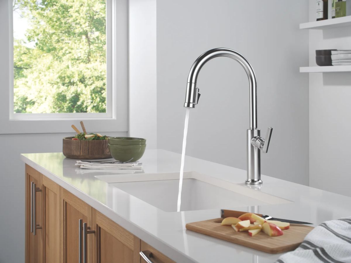 DELTA Altado Single Handle Pull-Down Kitchen Faucet — Arctic Stainless