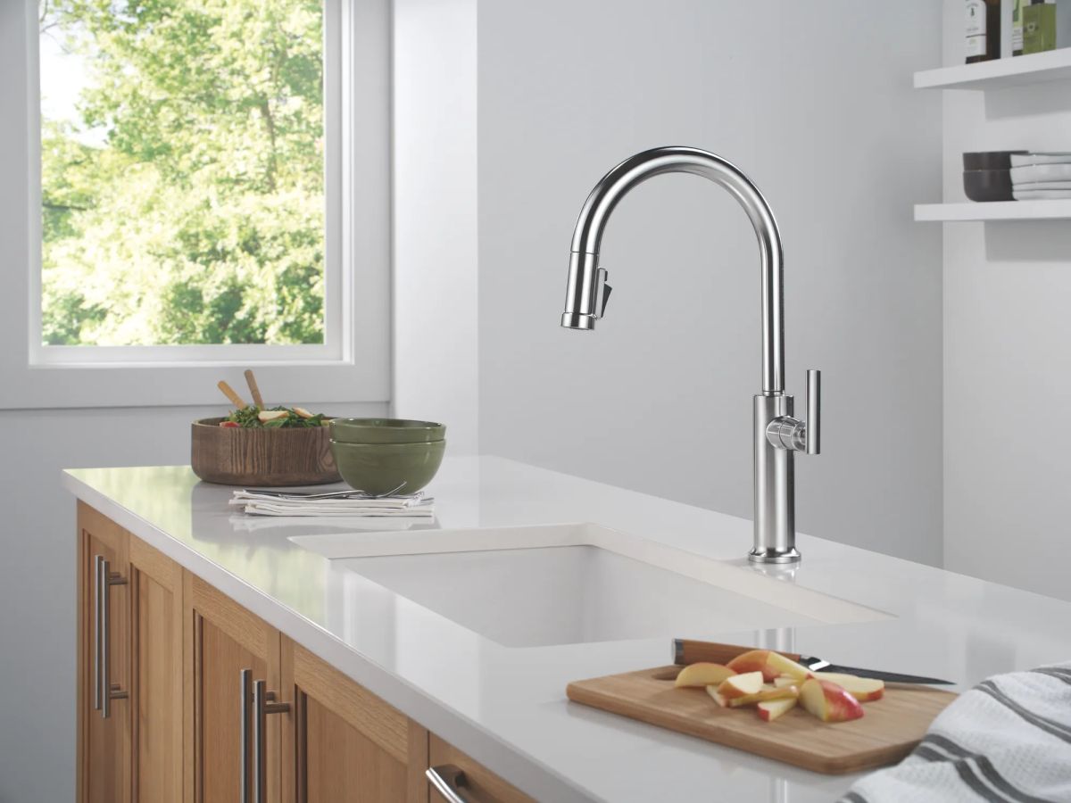 DELTA Altado Single Handle Pull-Down Kitchen Faucet — Arctic Stainless