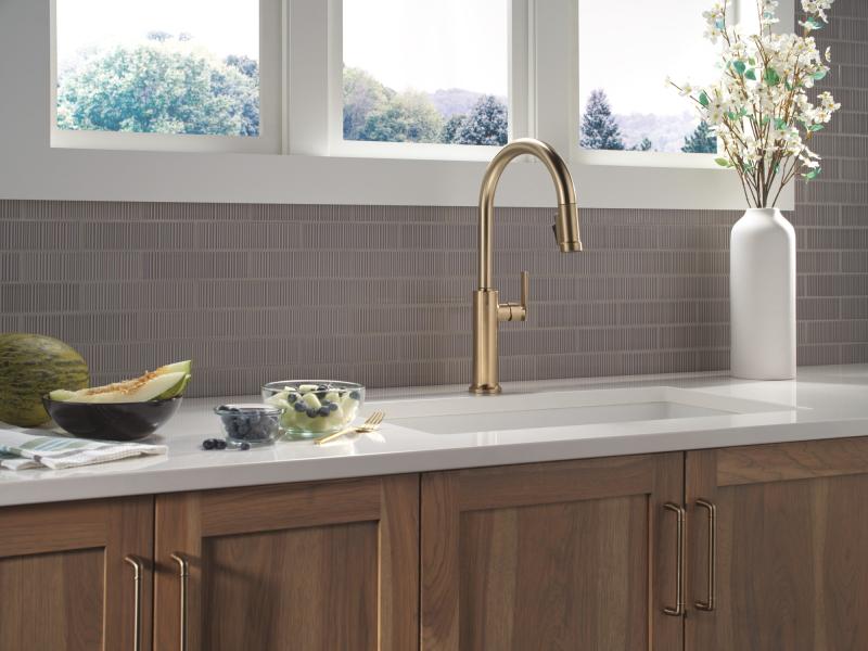 DELTA Altado Single Handle Pull-Down Kitchen Faucet — Champagne Bronze