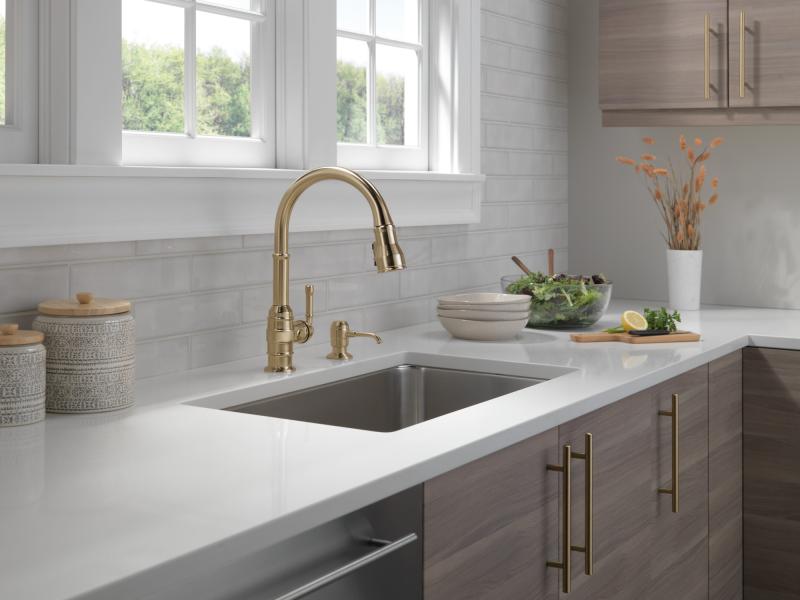 DELTA Broderick Single Handle Pull-Down Kitchen Faucet — Champagne Bronze