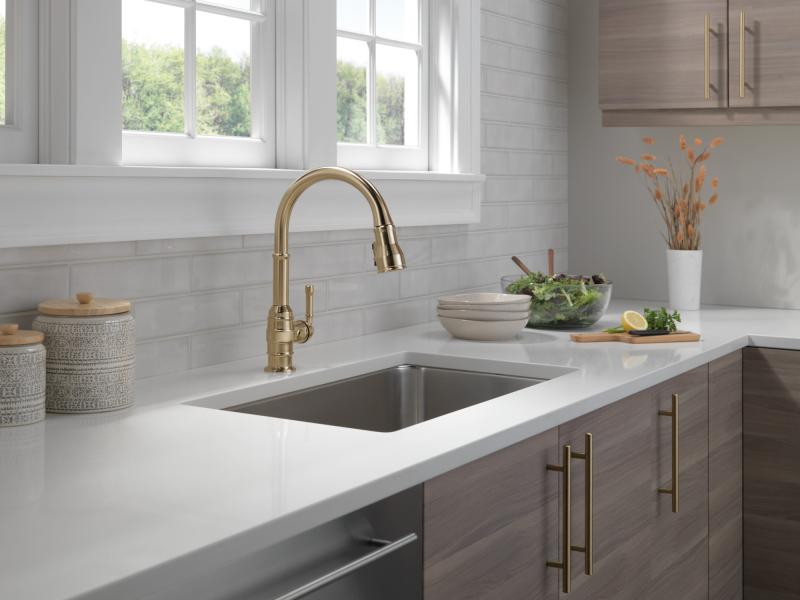 DELTA Broderick Single Handle Pull-Down Kitchen Faucet — Champagne Bronze