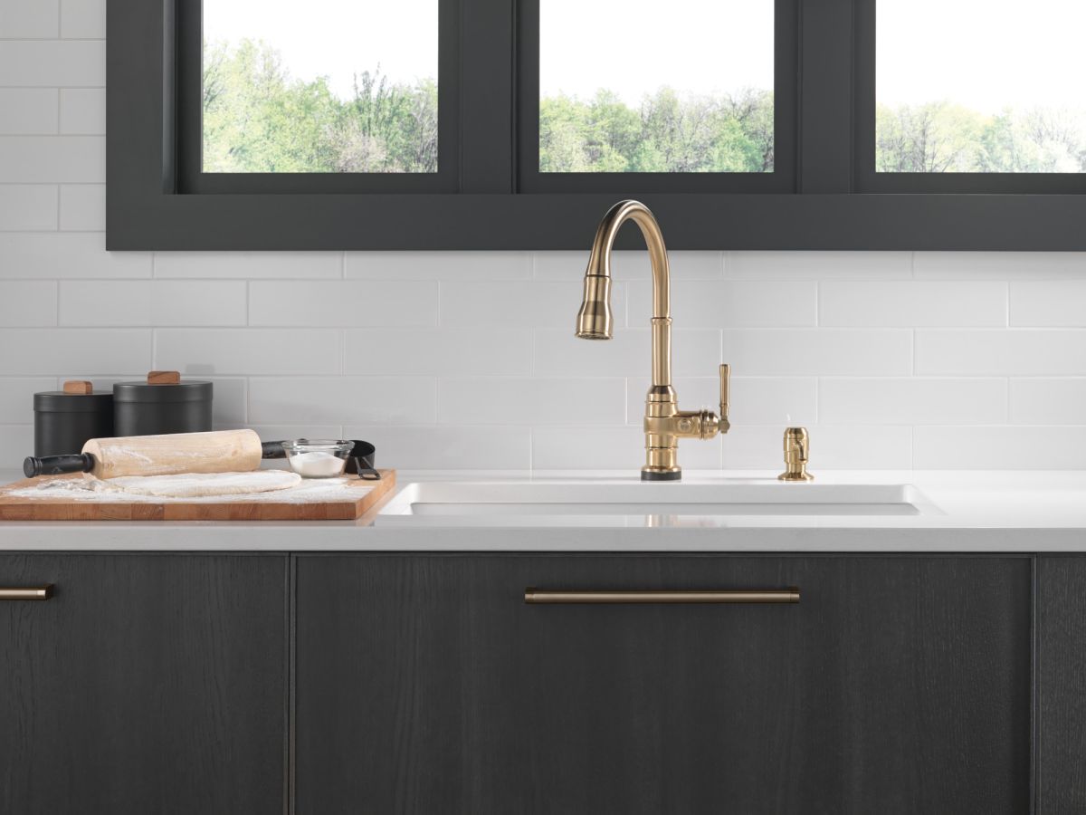 DELTA Broderick Single Handle Pull-Down Kitchen Faucet With Touch2O  Technology — Champagne Bronze