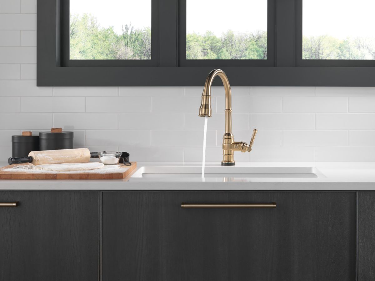 DELTA Broderick Single Handle Pull-Down Kitchen Faucet With Touch2O  Technology — Champagne Bronze