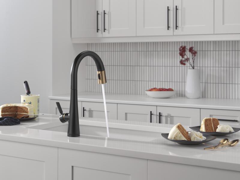 DELTA Monrovia Touch2O Technology Kitchen Faucet with Touchless Technology — Matte Black / Champagne Bronze