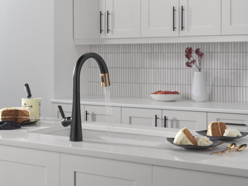 DELTA Monrovia Touch2O Technology Kitchen Faucet with Touchless Technology — Matte Black / Champagne Bronze