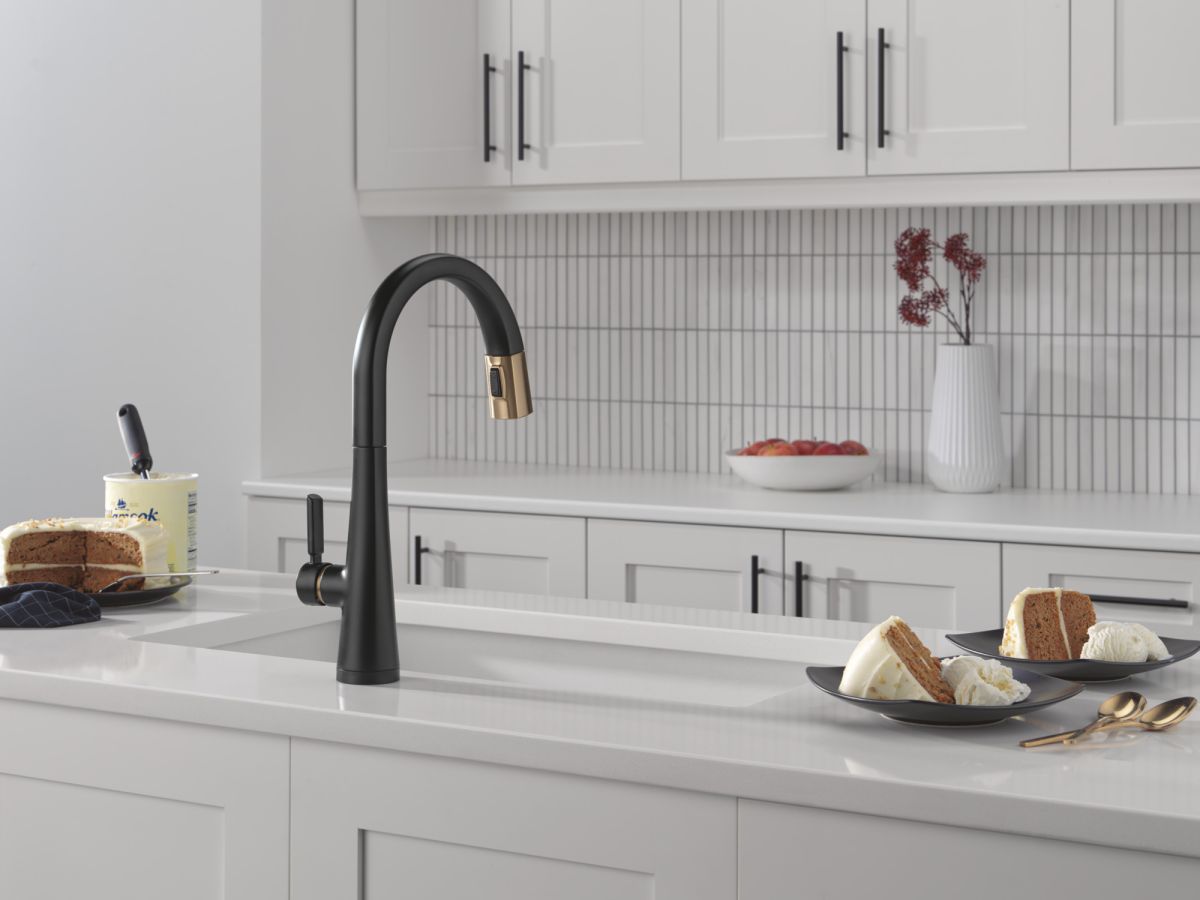 DELTA Monrovia Touch2O Technology Kitchen Faucet with Touchless Technology — Matte Black / Champagne Bronze