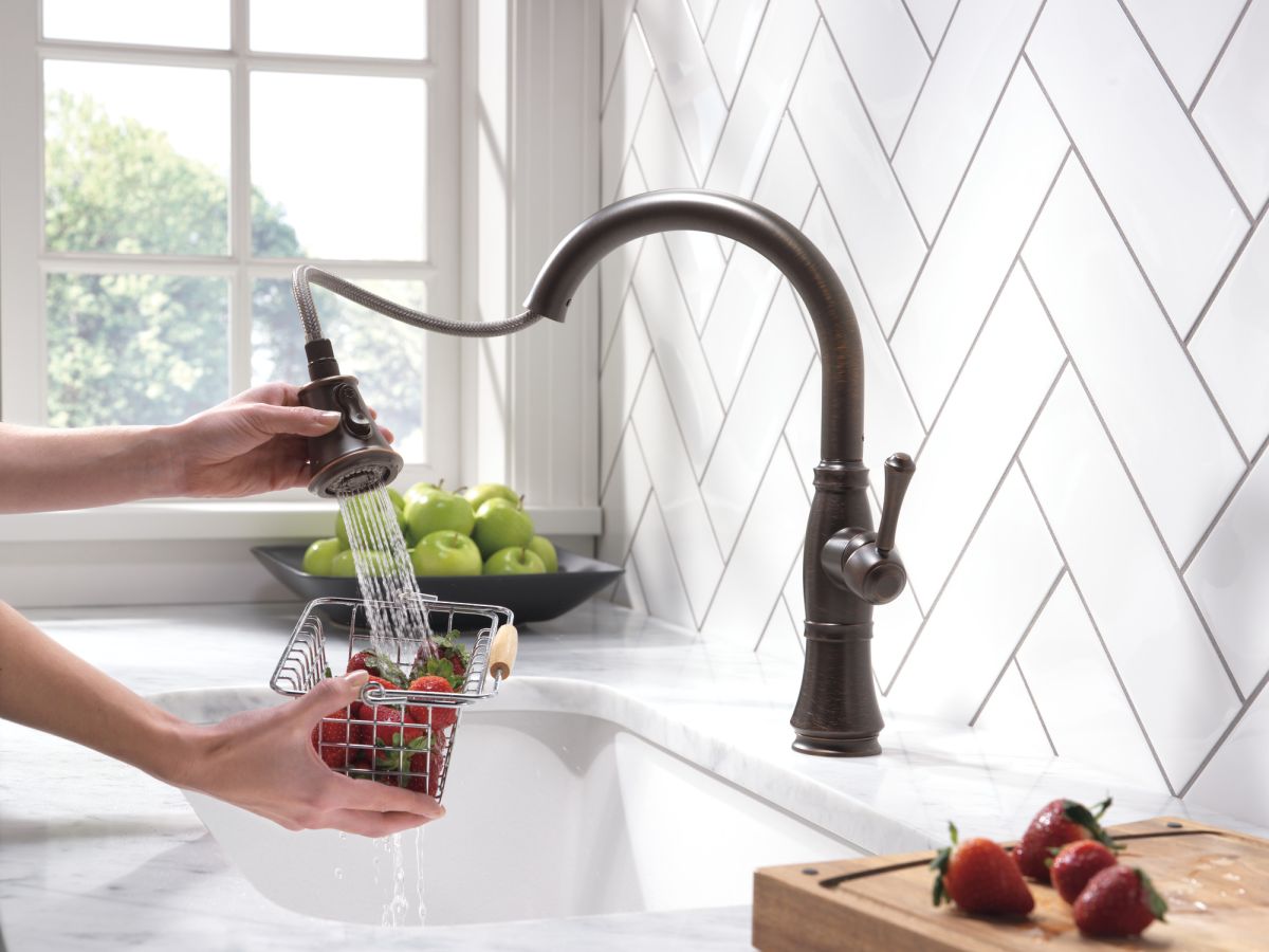 DELTA Cassidy Single Handle Pull-Down Kitchen Faucet with ShieldSpray Technology — Venetian Bronze