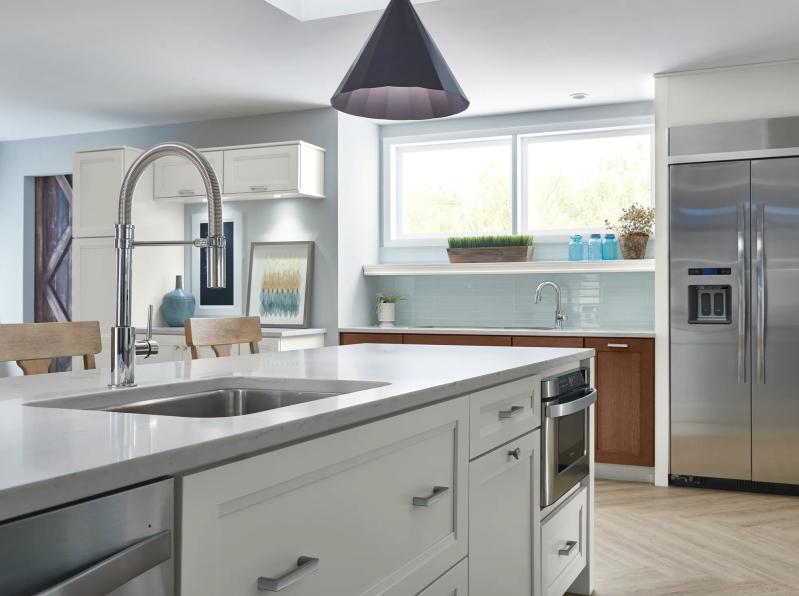 DELTA Trinsic Single-Handle Pull-Down Spring Kitchen Faucet — Chrome