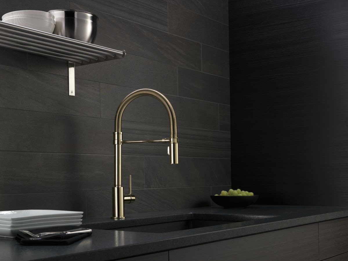 DELTA Trinsic Single-Handle Pull-Down Spring Kitchen Faucet — Polished Nickel