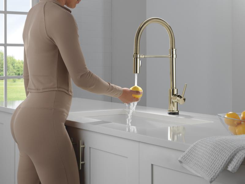 DELTA Trinsic Touch2O Technology Kitchen Faucet with Touchless Technology — Polished Nickel