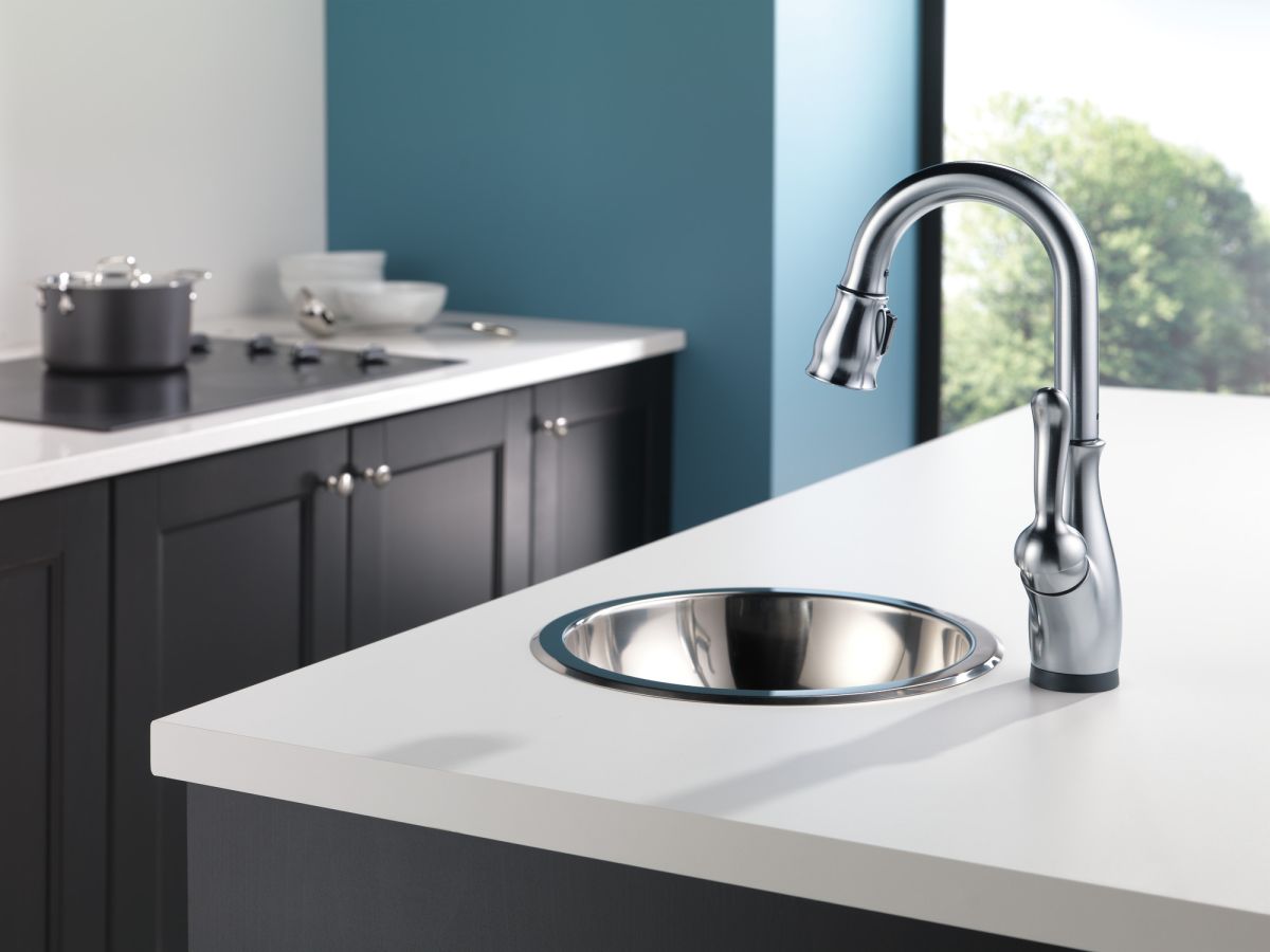 DELTA Leland Single Handle Pull-Down Bar / Prep Faucet with Touch2O Technology — Arctic Stainless