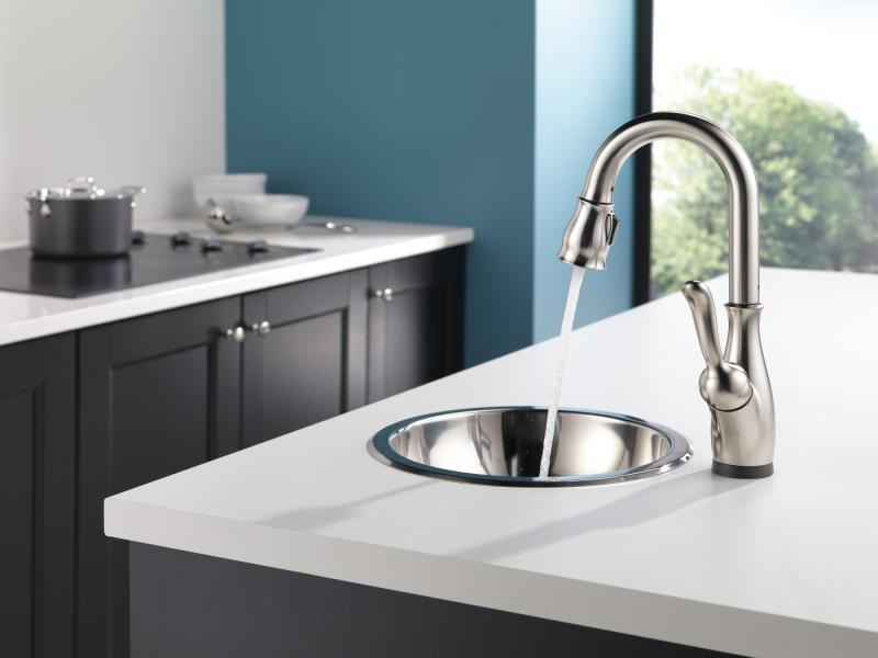 DELTA Leland Single Handle Pull-Down Bar / Prep Faucet with Touch2O Technology — Spotshield Stainless