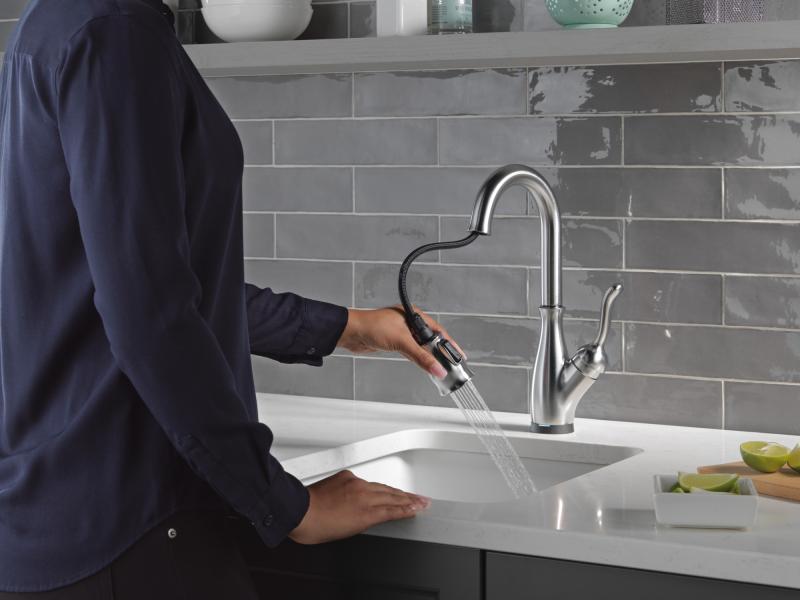 DELTA Leland Touch2O Bar / Prep Faucet with Touchless Technology — Arctic Stainless