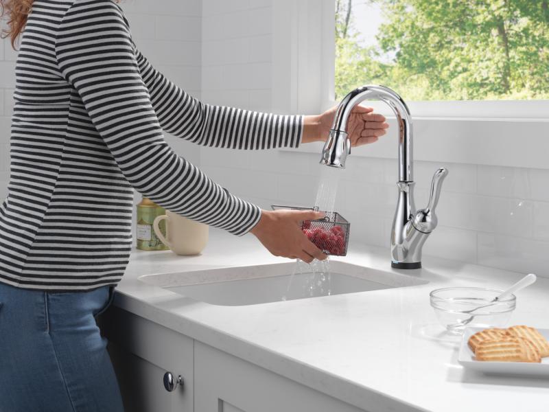 DELTA Leland Touch2O Bar / Prep Faucet with Touchless Technology — Chrome
