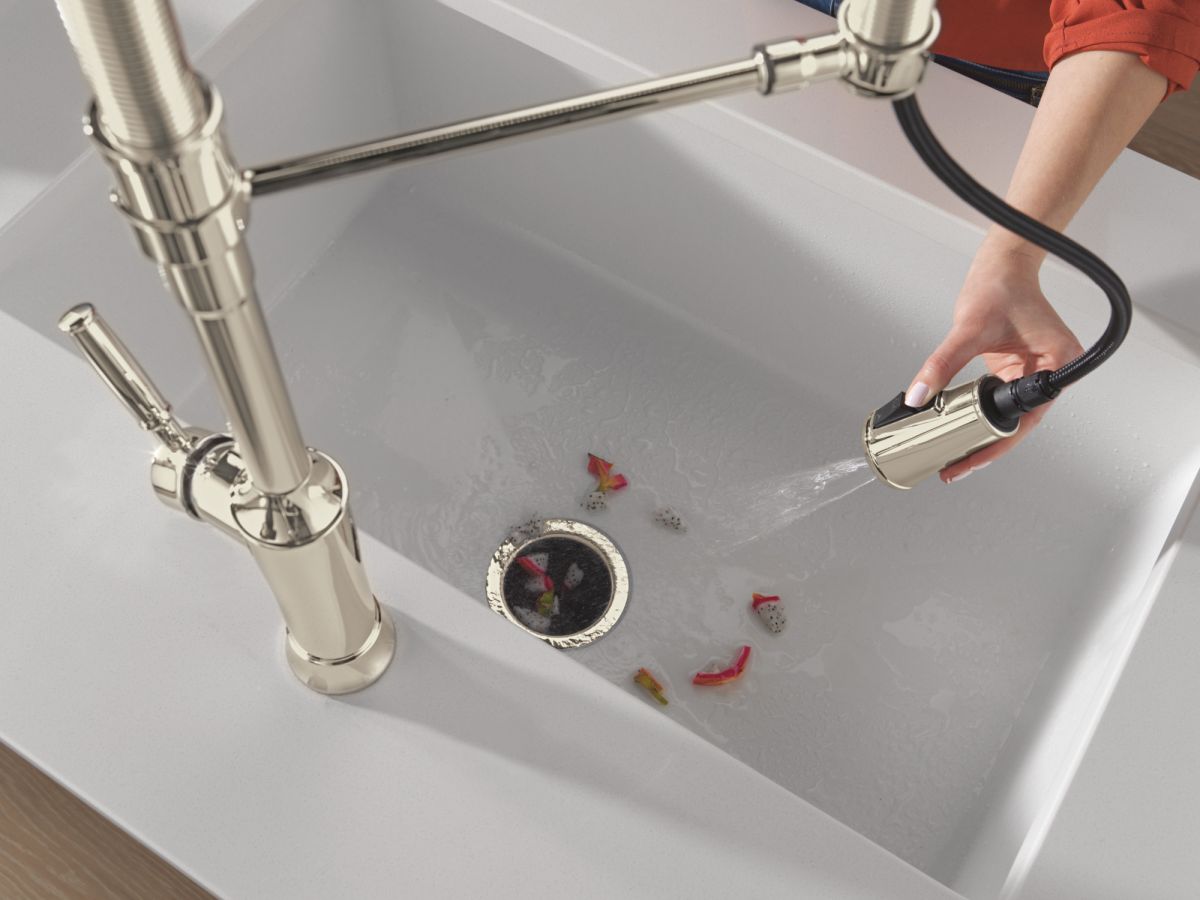 DELTA Renaldi Single-Handle Pull-Down Spring Kitchen Faucet — Lumicoat® Polished Nickel