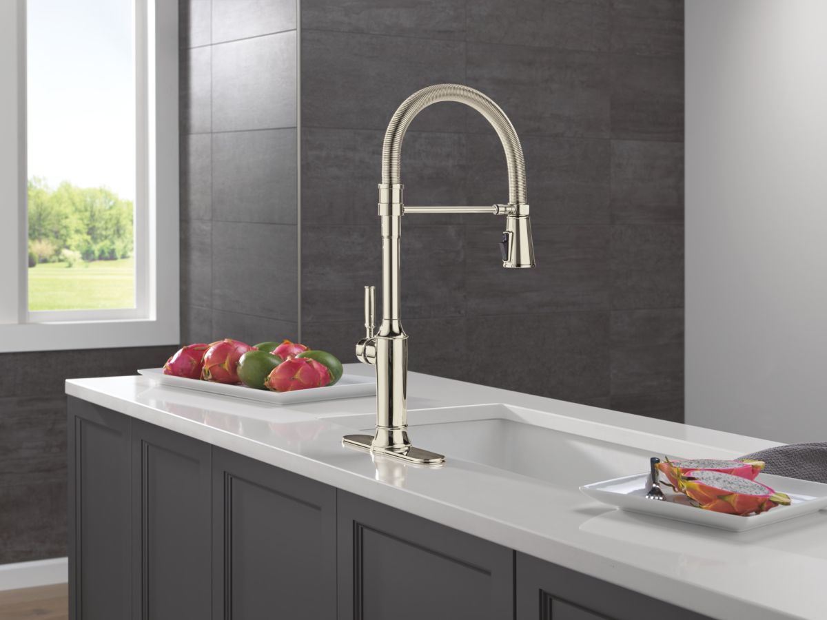DELTA Renaldi Single-Handle Pull-Down Spring Kitchen Faucet — Lumicoat® Polished Nickel