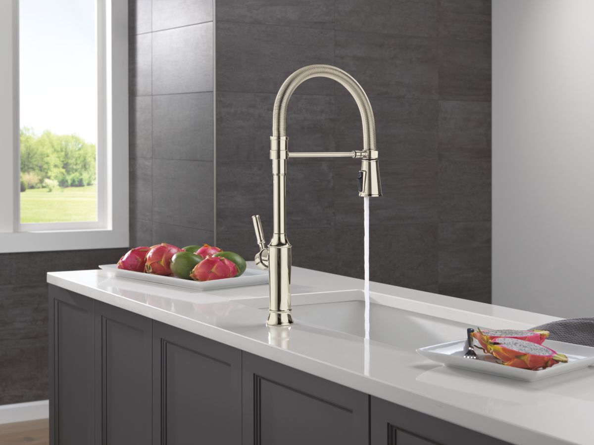DELTA Renaldi Single-Handle Pull-Down Spring Kitchen Faucet — Lumicoat® Polished Nickel