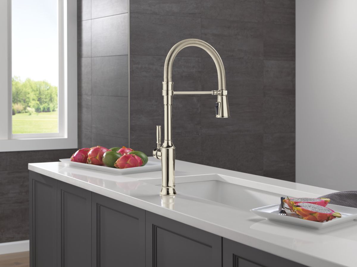 DELTA Renaldi Single-Handle Pull-Down Spring Kitchen Faucet — Lumicoat® Polished Nickel