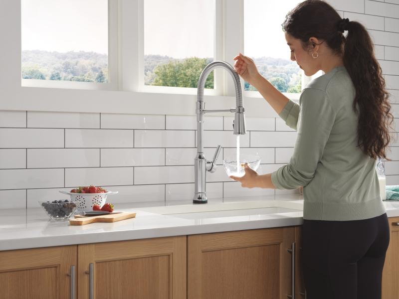 DELTA Renaldi Touch2O Technology Kitchen Faucet with Touchless Technology — Lumicoat® Arctic Stainless