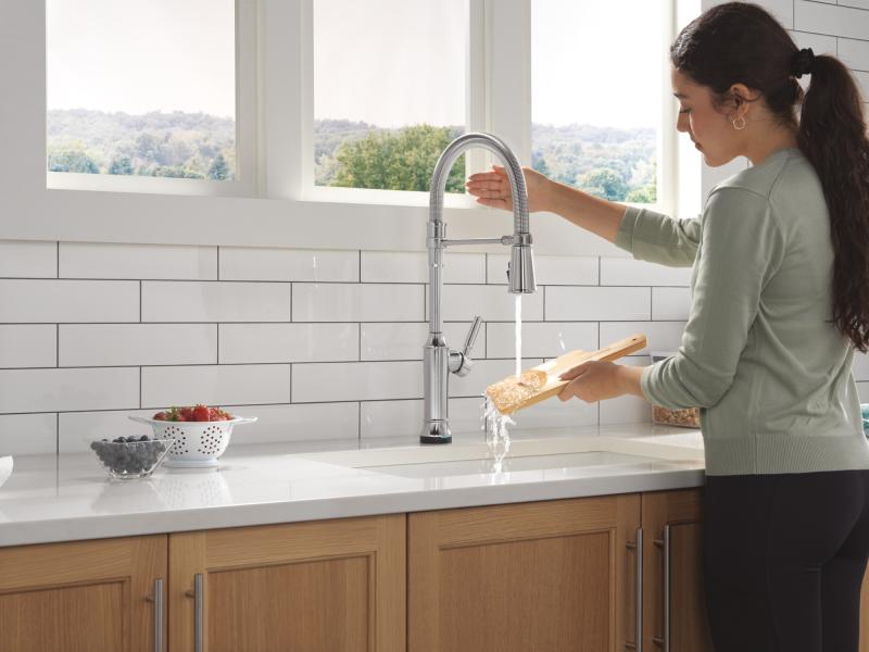 DELTA Renaldi Touch2O Technology Kitchen Faucet with Touchless Technology — Lumicoat® Arctic Stainless