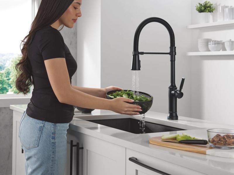 DELTA Renaldi Touch2O Technology Kitchen Faucet with Touchless Technology — Matte Black