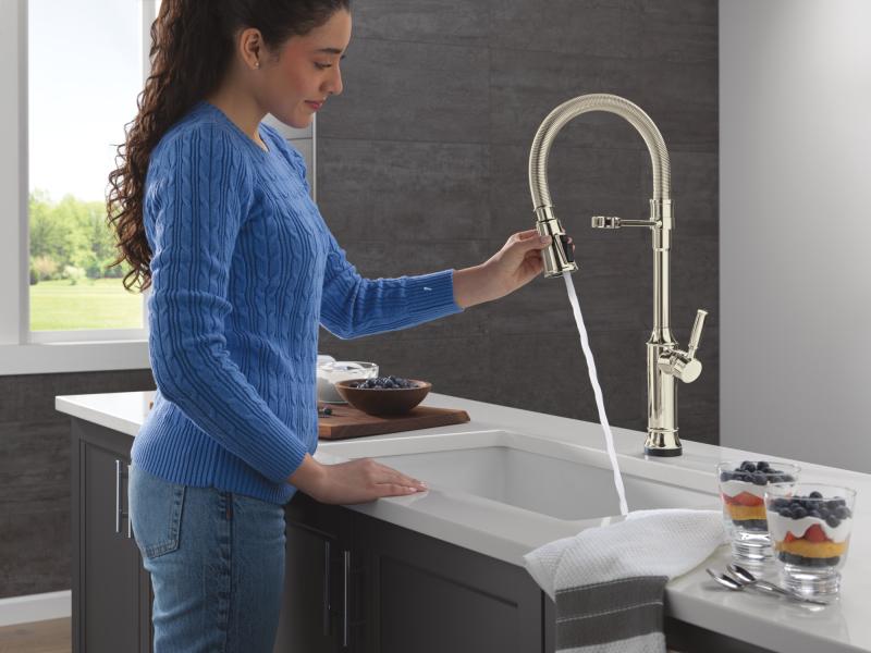 DELTA Renaldi Touch2O Technology Kitchen Faucet with Touchless Technology — Lumicoat® Polished Nickel