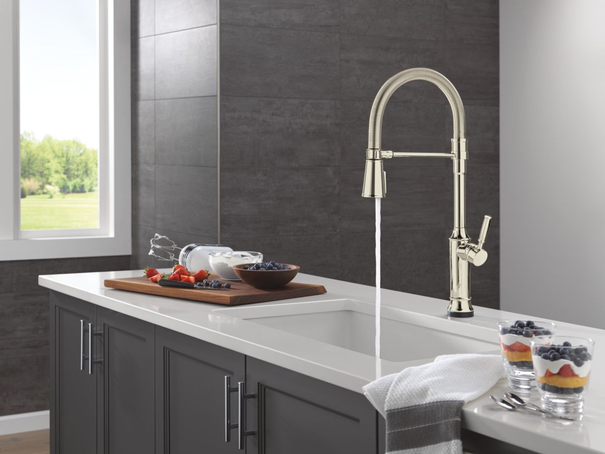 DELTA Renaldi Touch2O Technology Kitchen Faucet with Touchless Technology — Lumicoat® Polished Nickel