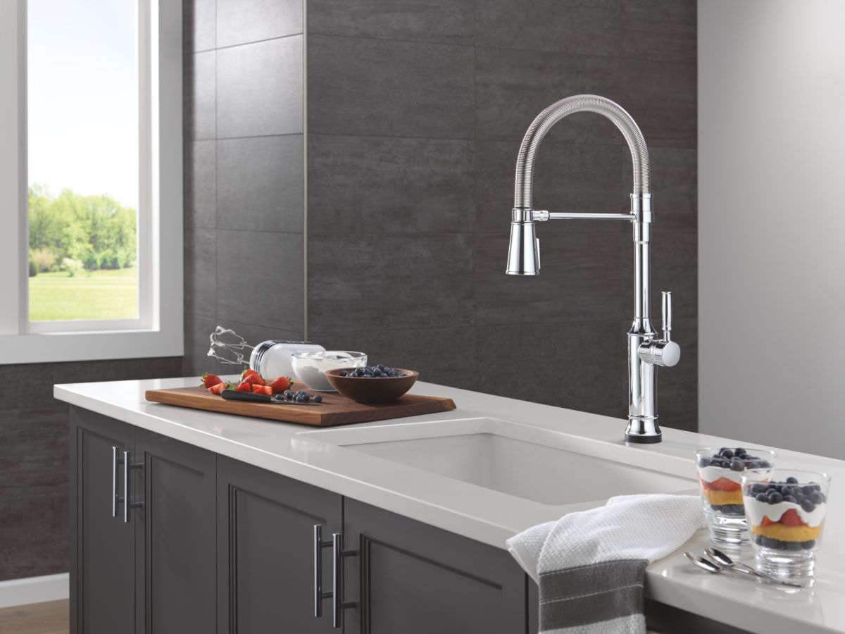 DELTA Renaldi Touch2O Technology Kitchen Faucet with Touchless Technology — Lumicoat® Chrome