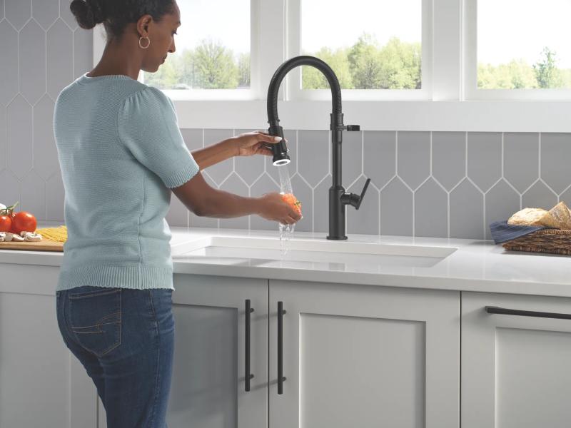 DELTA Cordova Single Handle Pull-Down Kitchen Faucet With Spring Spout — Matte Black