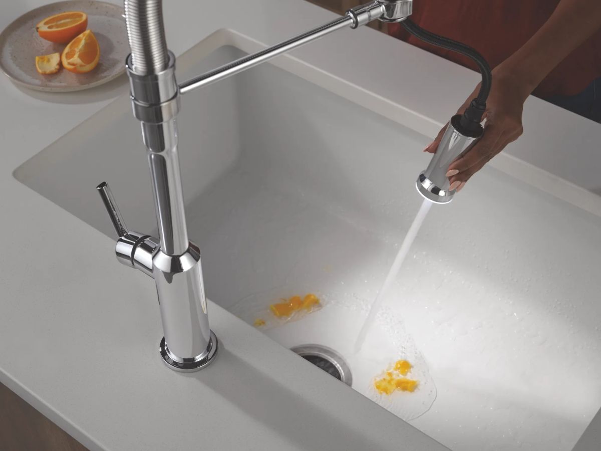 DELTA Cordova Single Handle Pull-Down Kitchen Faucet With Spring Spout — Lumicoat® Chrome