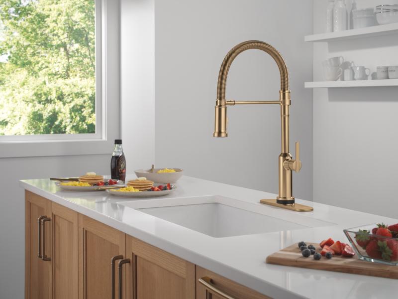 DELTA Cordova Touch2O Technology Kitchen Faucet with Touchless Technology — Lumicoat® Champagne Bronze