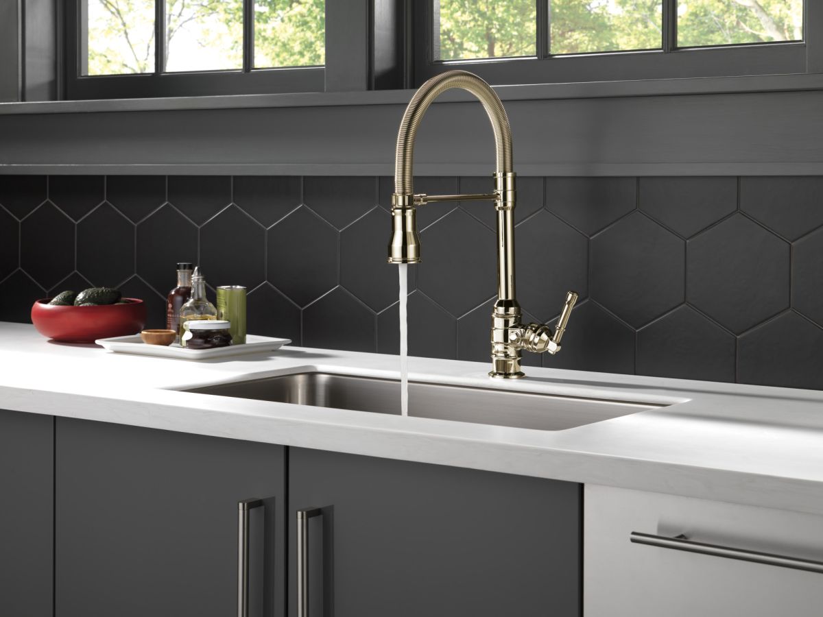 DELTA Broderick Single Handle Pull-Down Kitchen Faucet With Spring Spout — Polished Nickel