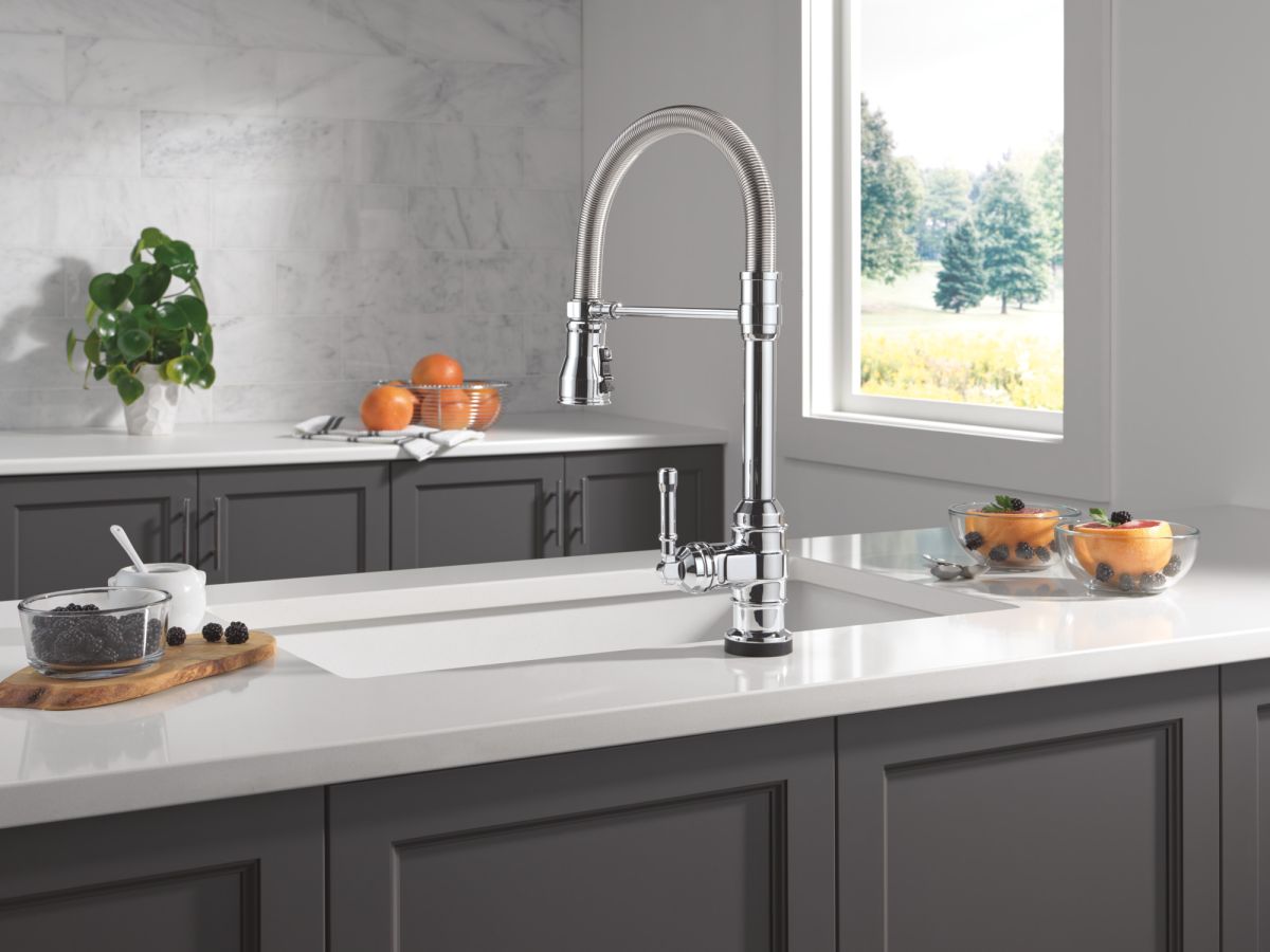 DELTA Broderick Touch2O Technology Kitchen Faucet with Touchless Technology — Chrome