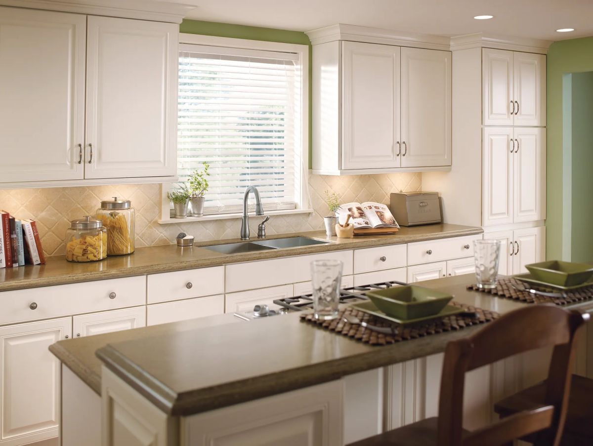 DELTA Leland Single Handle Pull-Down Kitchen Faucet — Arctic Stainless