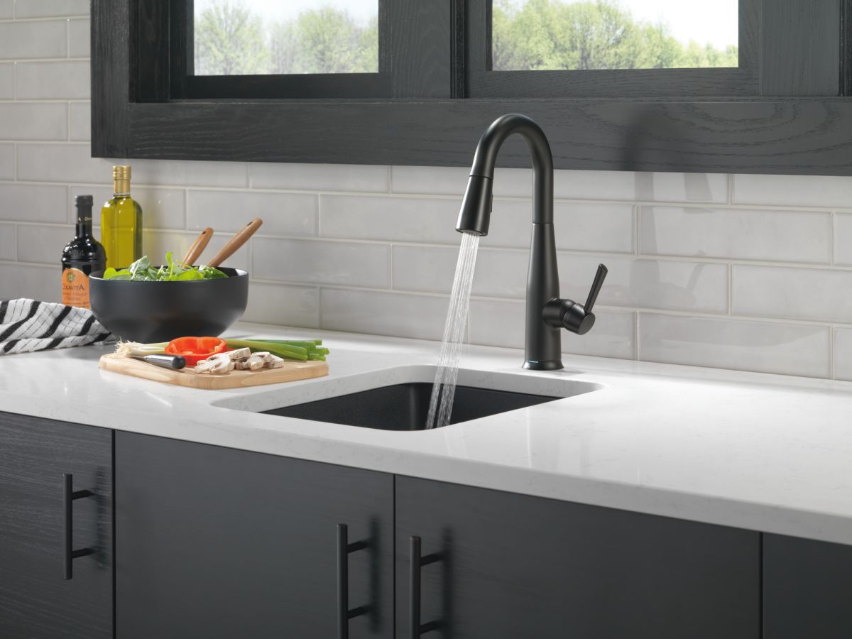 DELTA Essa Single Handle Pull-Down Bar / Prep Faucet with Touch2O Technology — Matte Black
