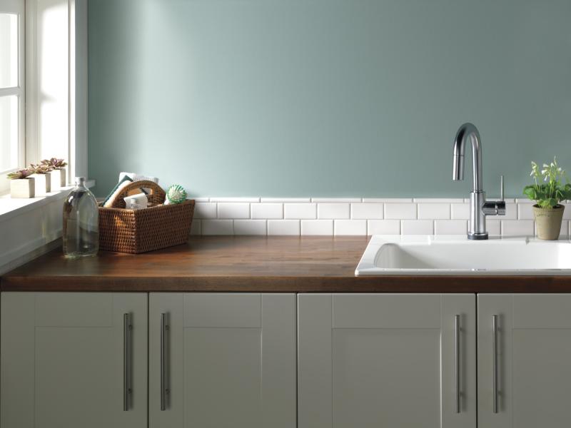 DELTA Trinsic Single Handle Pull-Down Bar / Prep Faucet with Touch2O Technology — Arctic Stainless