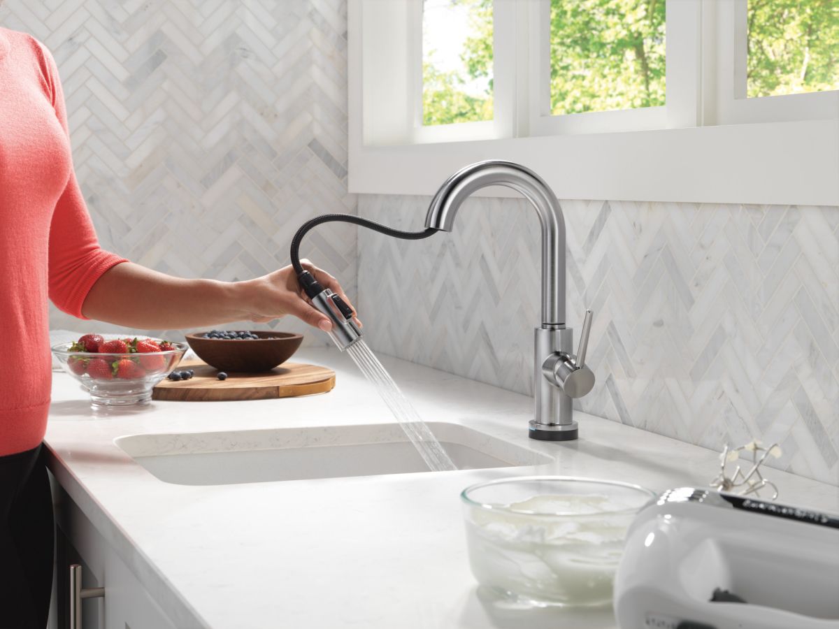DELTA Trinsic Single Handle Pull-Down Bar / Prep Faucet with Touch2O Technology — Arctic Stainless