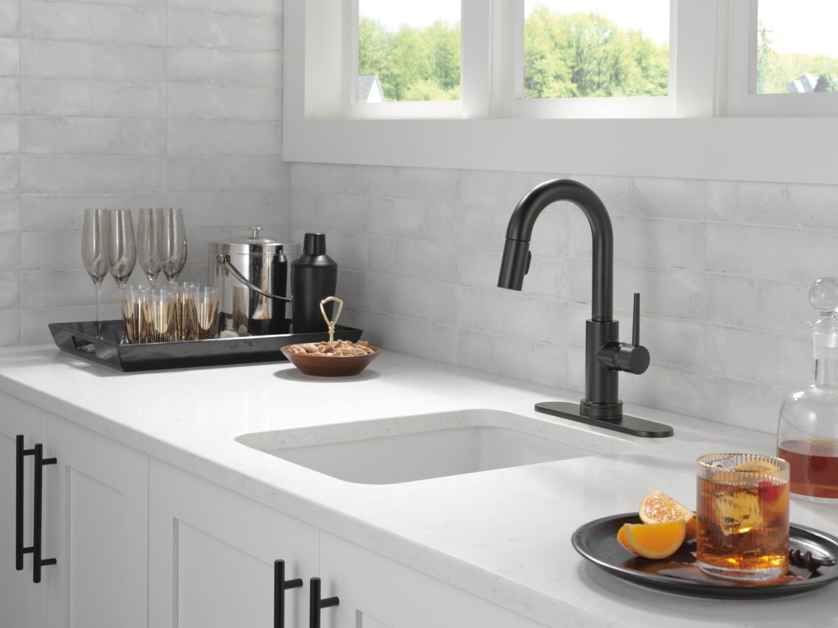 DELTA Trinsic Single Handle Pull-Down Bar / Prep Faucet with Touch2O Technology — Matte Black