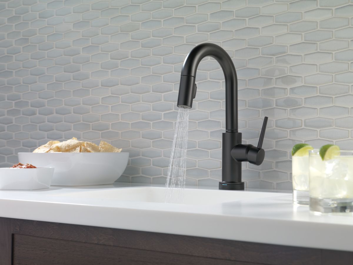 DELTA Trinsic Single Handle Pull-Down Bar / Prep Faucet with Touch2O Technology — Matte Black
