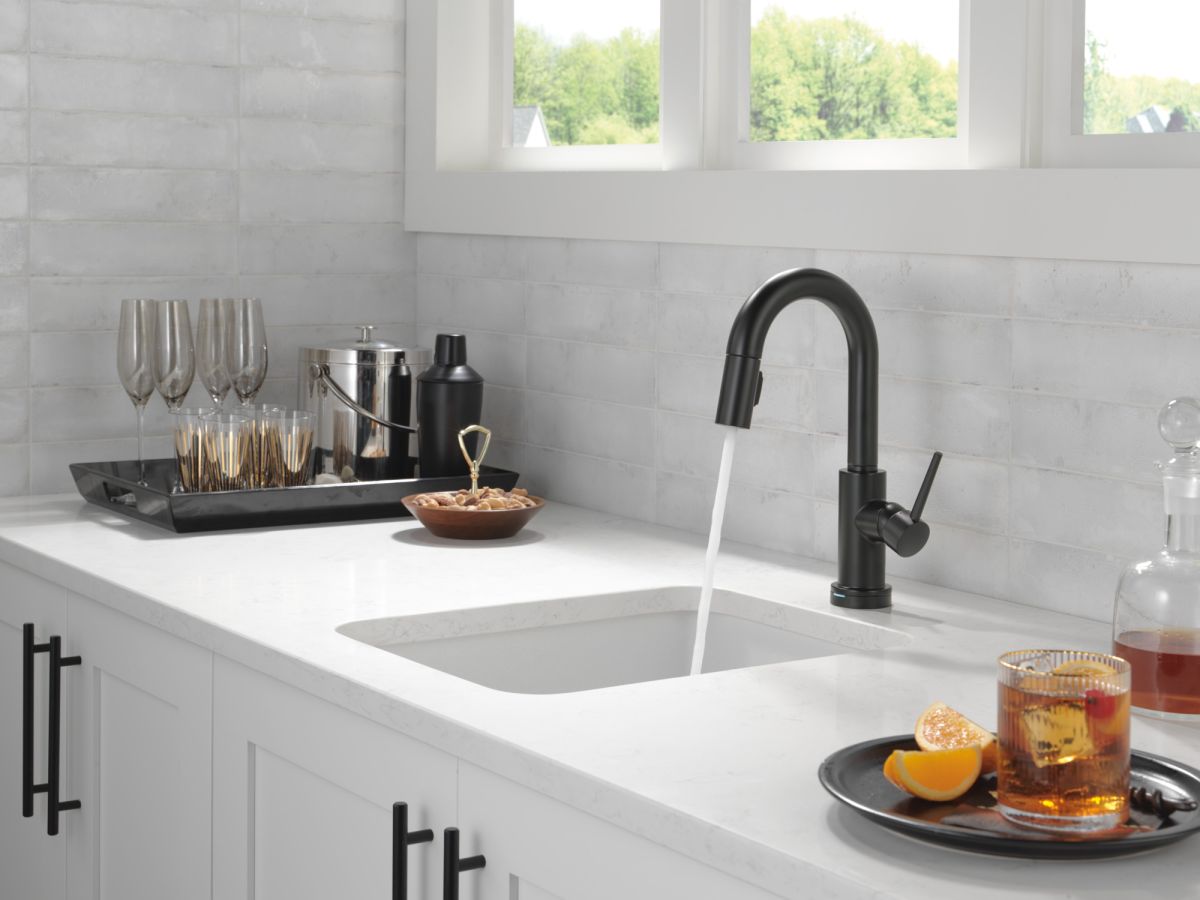 DELTA Trinsic Single Handle Pull-Down Bar / Prep Faucet with Touch2O Technology — Matte Black