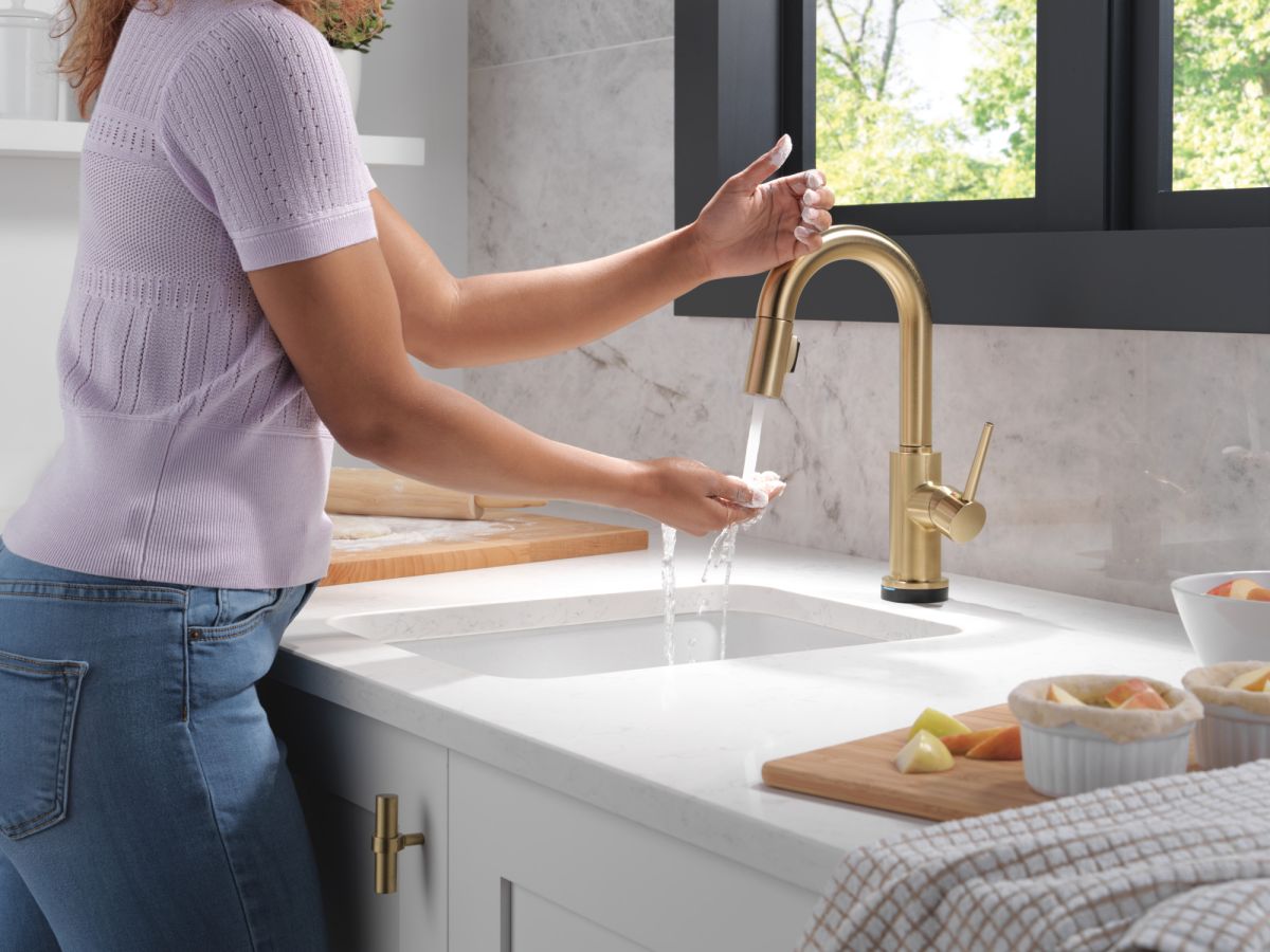 DELTA Trinsic Single Handle Pull-Down Bar / Prep Faucet with Touch2O Technology — Champagne Bronze
